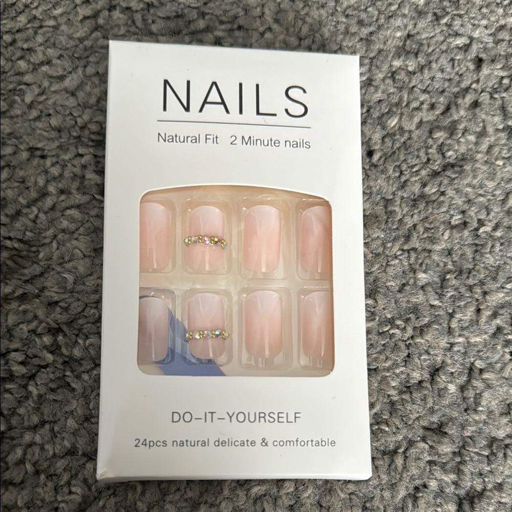 Natural Fit DIY Nail Set with Rhinestones